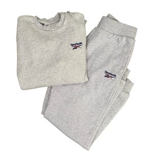 Reebok Classic crewneck and jogger set